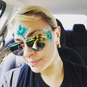 Meet your Posher, Angela